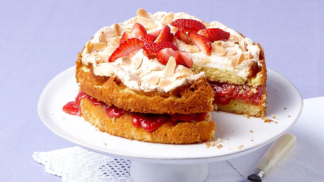 Fresh Strawberry Torte Cake