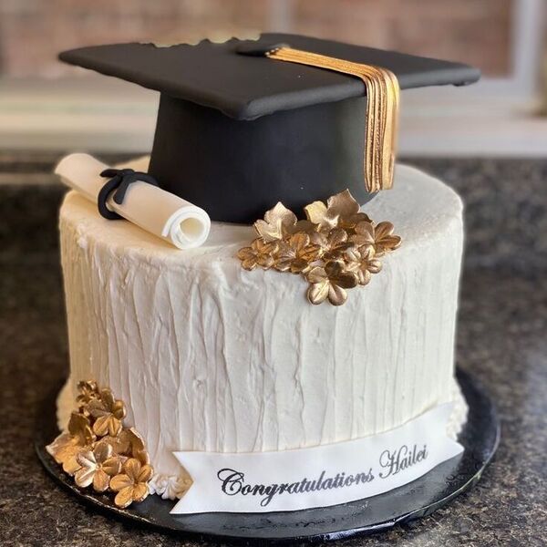 graduation cake